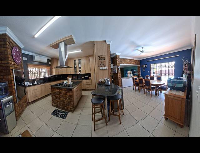 4 BEDROOM FREESTANDING FOR SALE IN MEER EN SEE